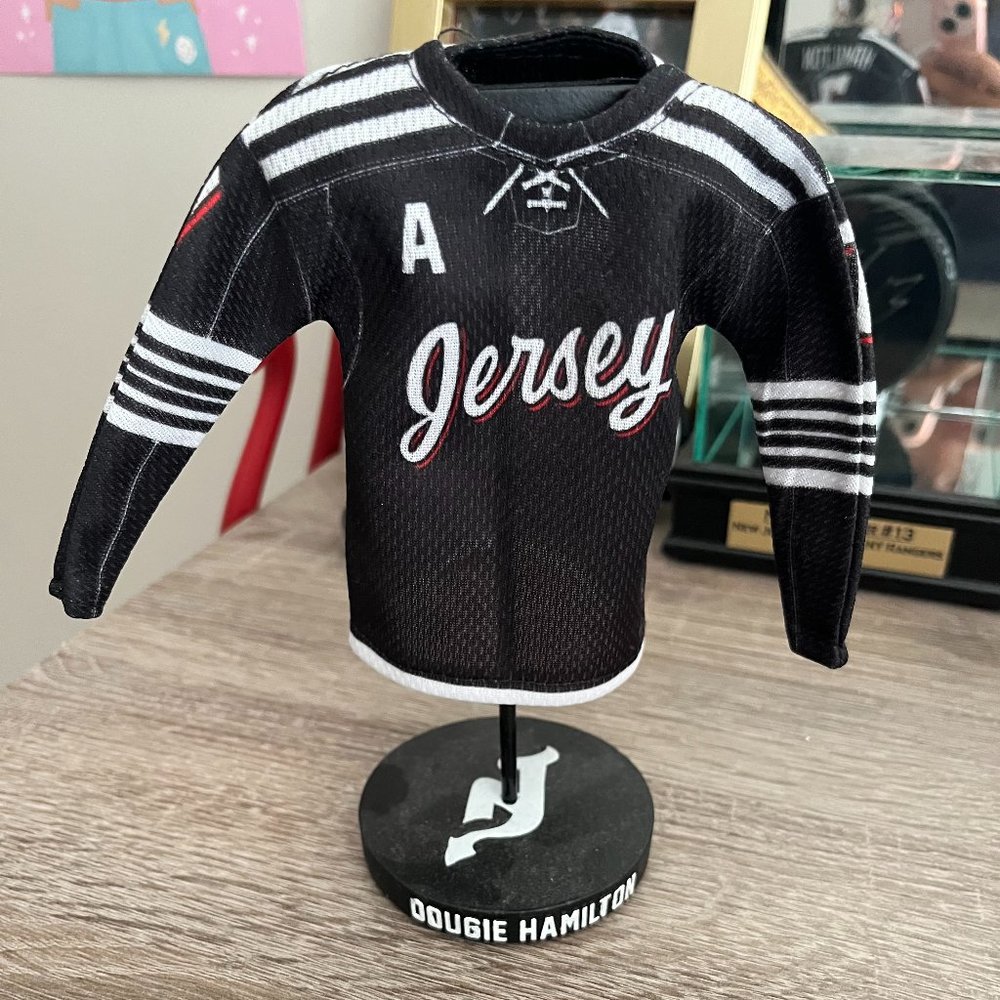 Dougie Hamilton Mini JERSEY.